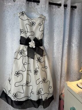Rare Editions White & Black Floral Bow-Accent Party Dress